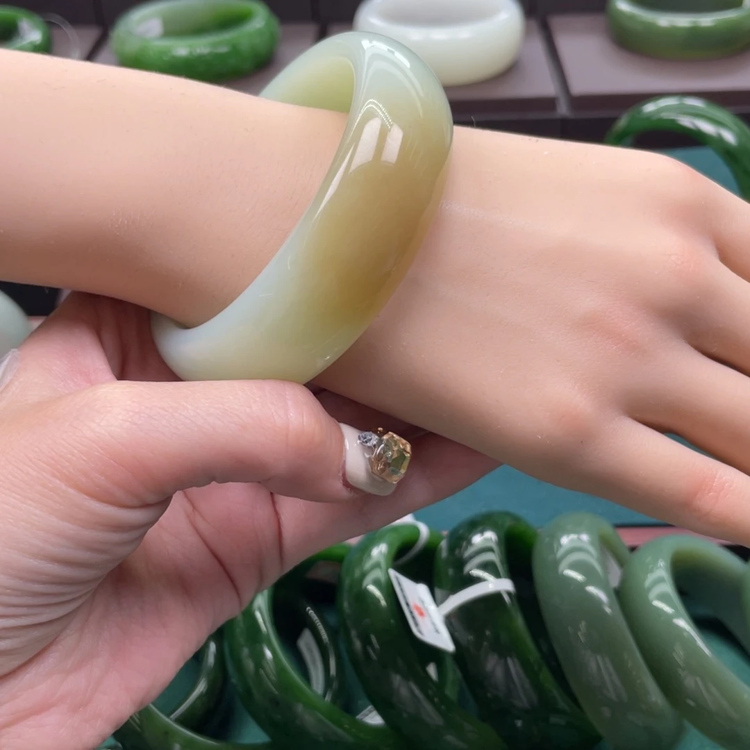 和田玉未镶嵌手镯58.59