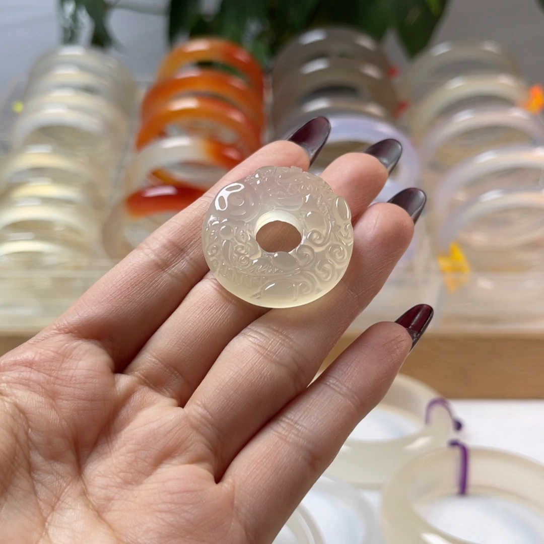 甜***˶玛瑙/玉髓未镶嵌手镯