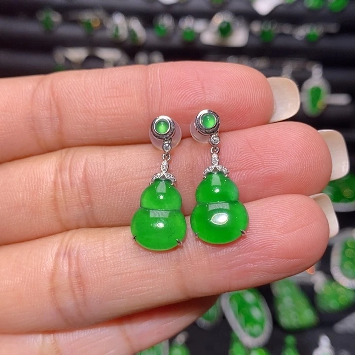 18K金镶嵌翡翠耳饰葫芦耳坠