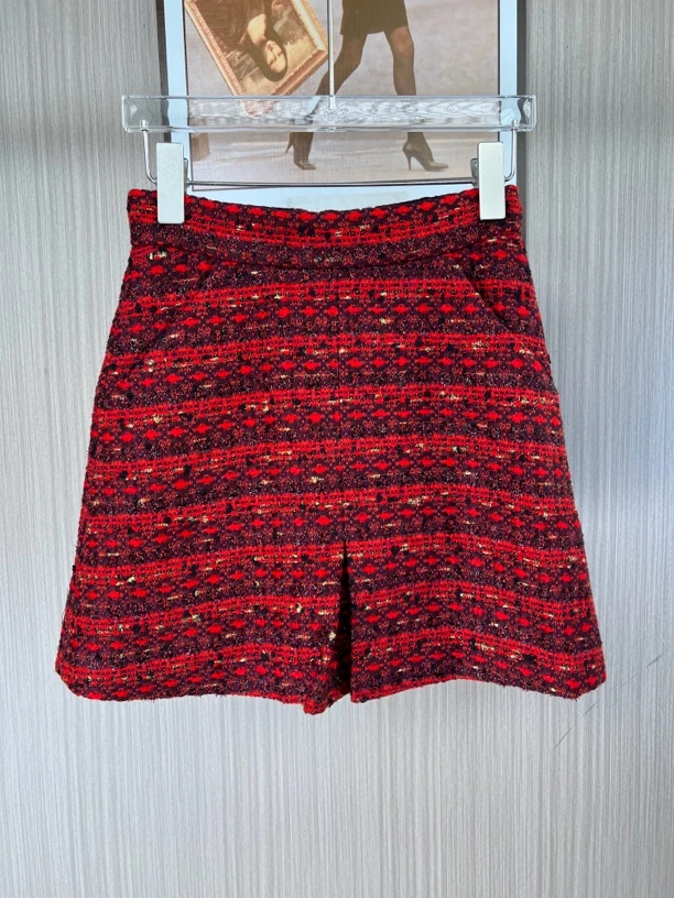 100品牌撤柜女装曼家时尚设计款小香风短裙