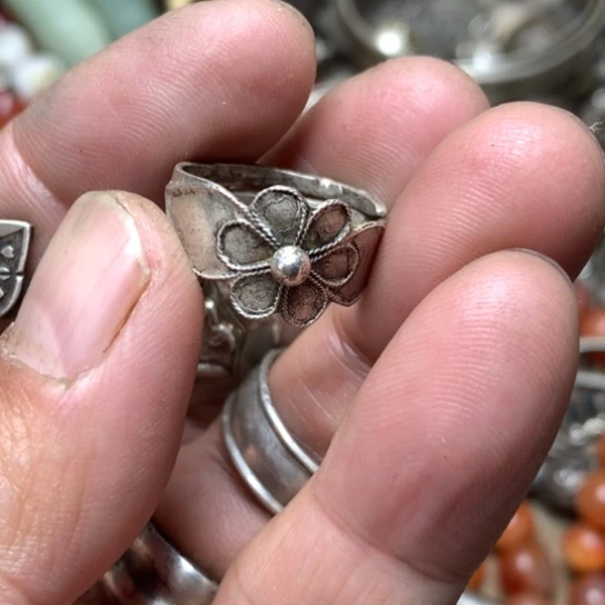 贵金属?**?精美首饰戒指