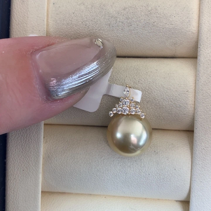 颈饰18K金镶嵌海水珍珠