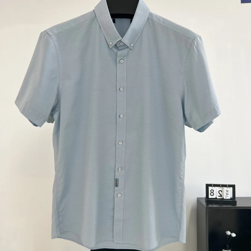 男士夏季薄款浅蓝色短袖衬衫百搭时尚透气