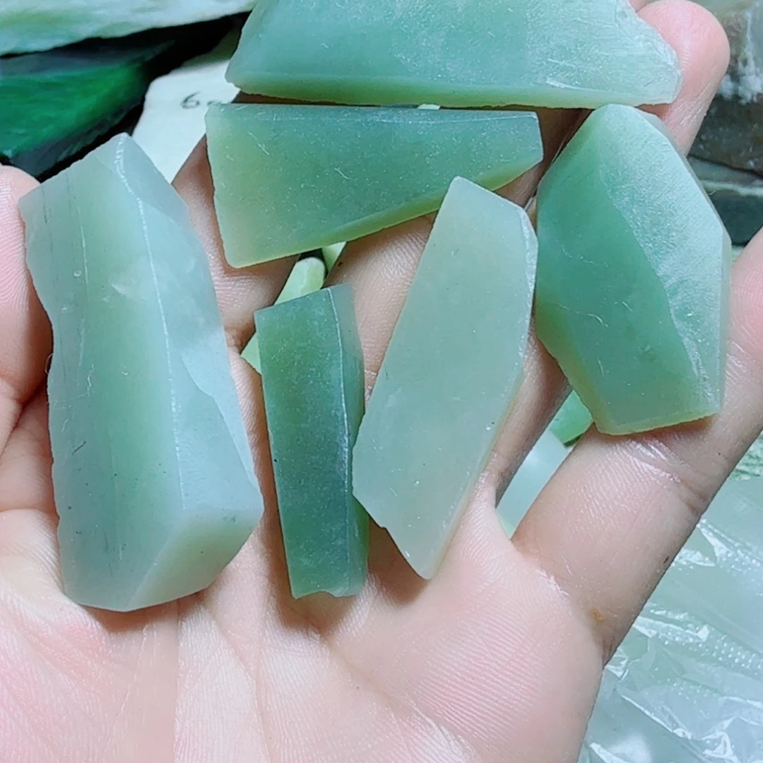 探***力未镶嵌和田玉（糖玉）挂件