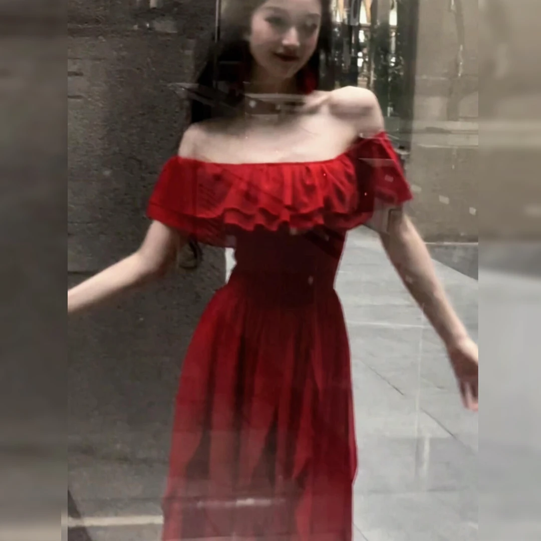 法式绝美红色一字肩连衣裙子女2025夏季新款独特漂亮掐腰露肩长裙