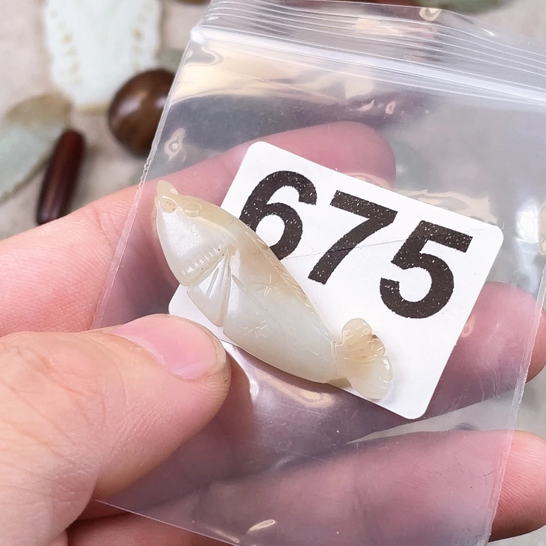 和田玉（糖玉）未镶嵌颈饰