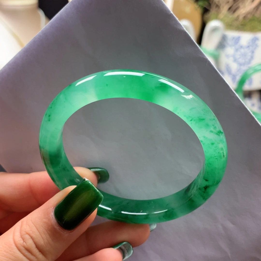 【闪购商品】石英质玉手镯未镶嵌