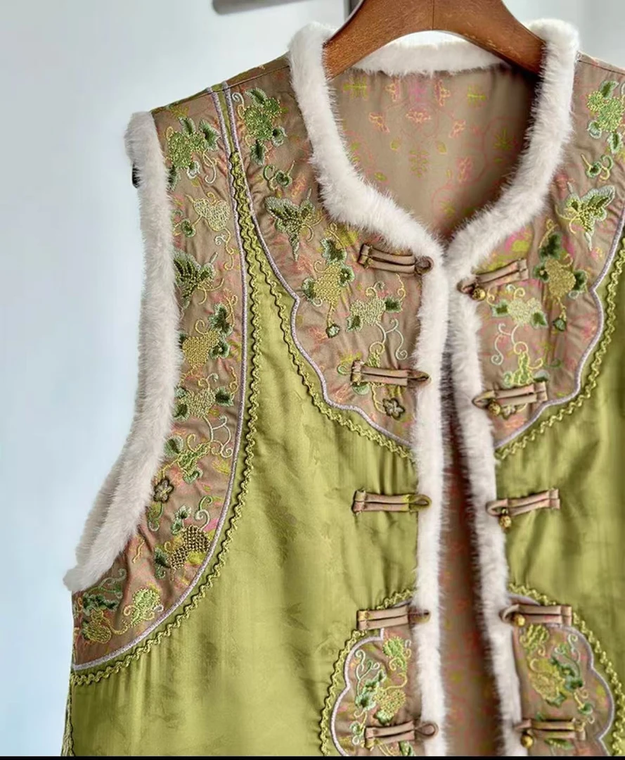 【彩绣】秋词冬季新款新中式马甲国风刺绣盘扣夹棉双面穿马夹中国风