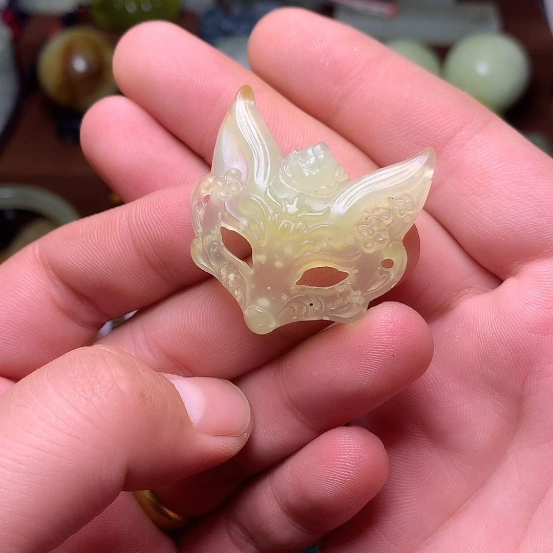 未镶嵌蛇纹石玉颈饰