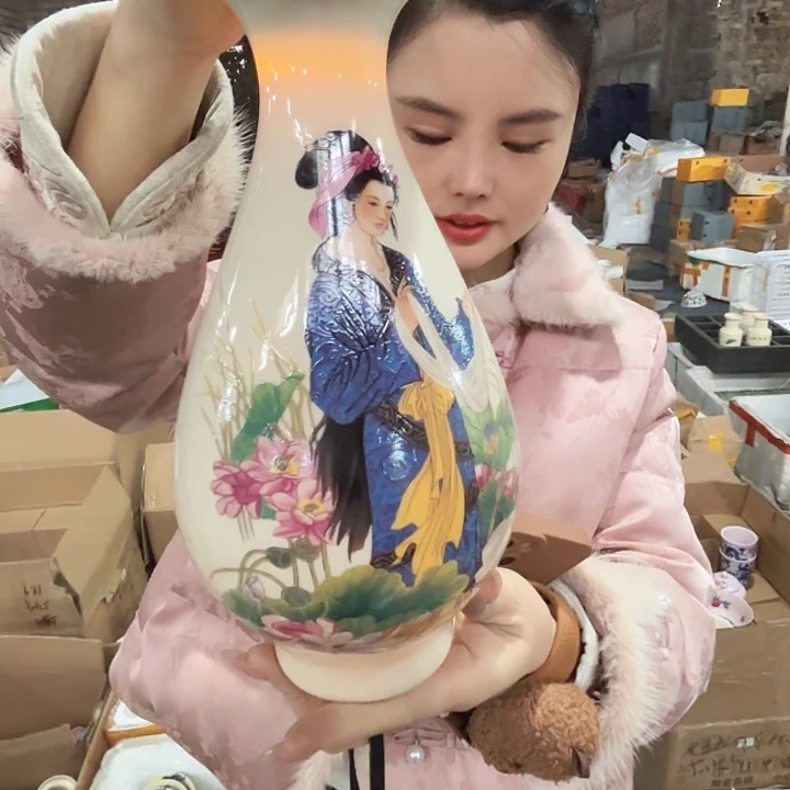 陶摆件景德镇高温黄希希花瓶