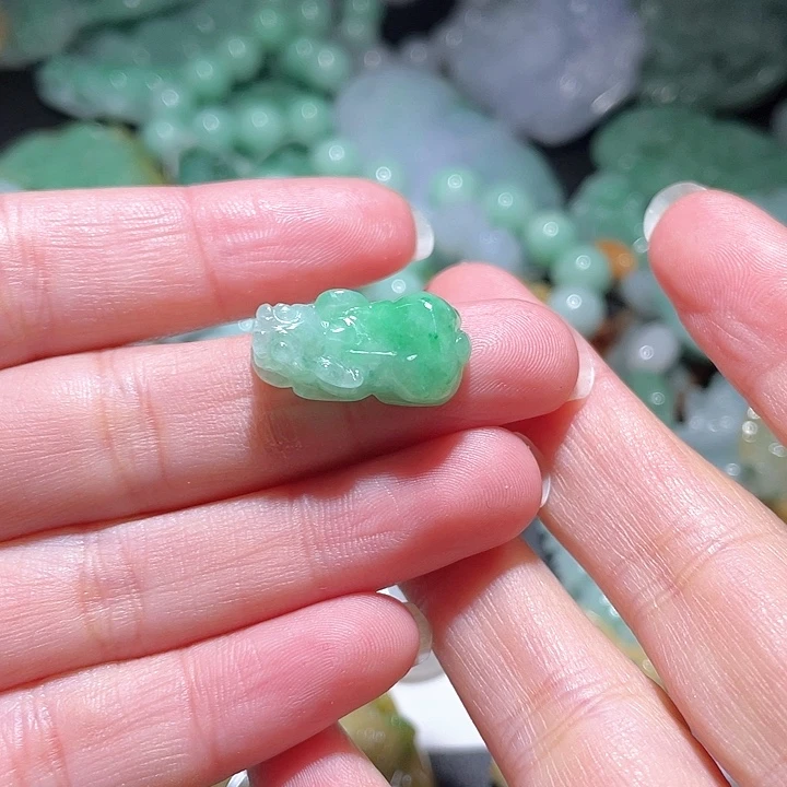 颈饰未镶嵌翡翠天