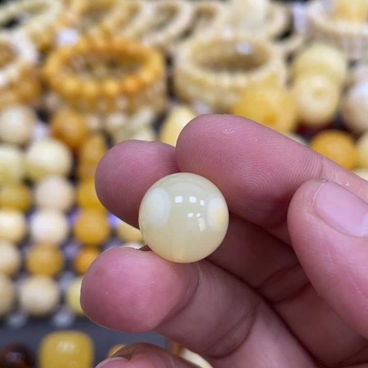 裸石蜜蜡未镶嵌13.8mm特色荧光