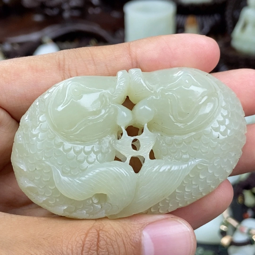 和田玉未镶嵌把件