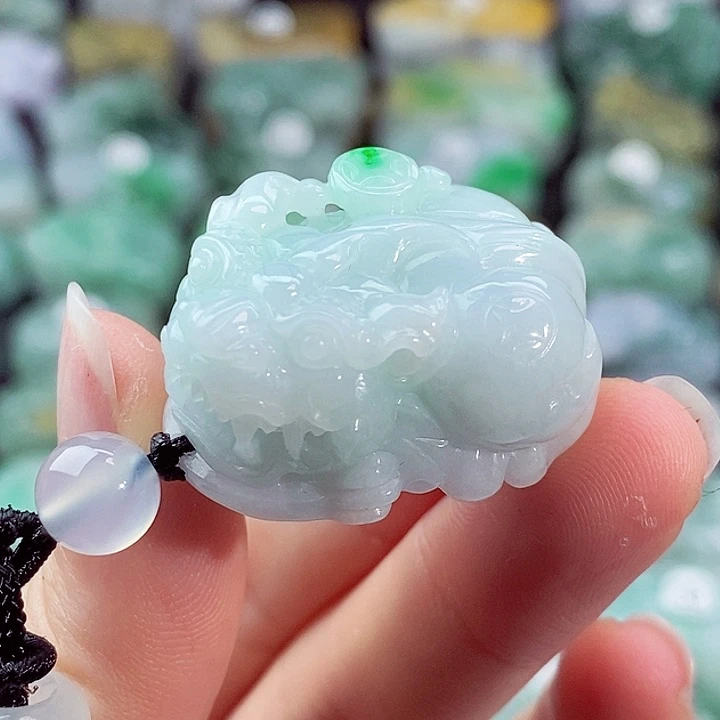 颈饰未镶嵌翡翠天然