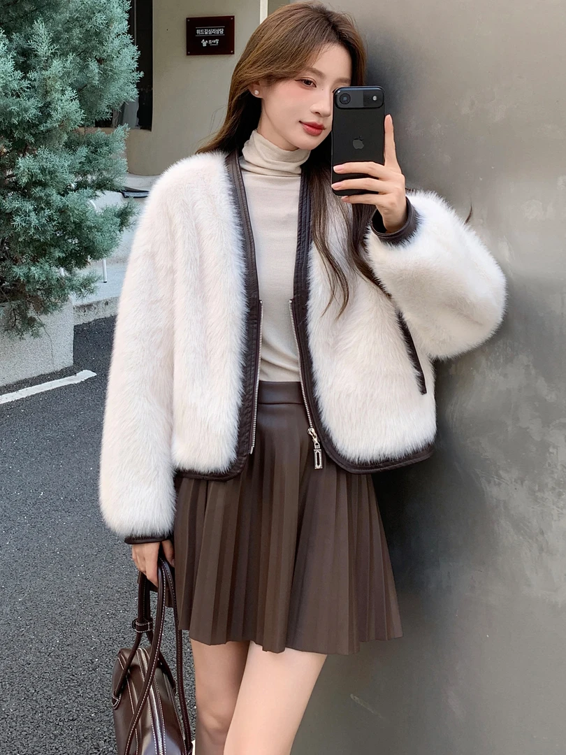 白色贵气高智感PU皮拼接环保皮草外套女冬季新款V领拉链时尚上衣