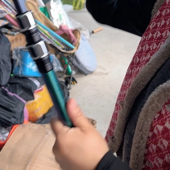 启航巅峰抄网杆2.4。