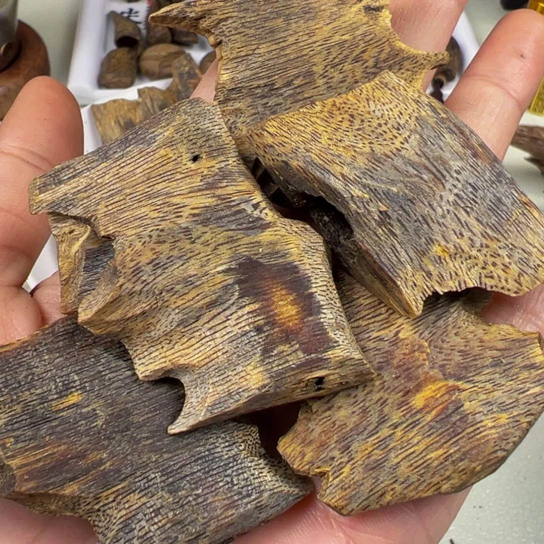 沉香沉香碎屑海南棋楠红棋淳化三年牛干肉高油熏香老块料31克