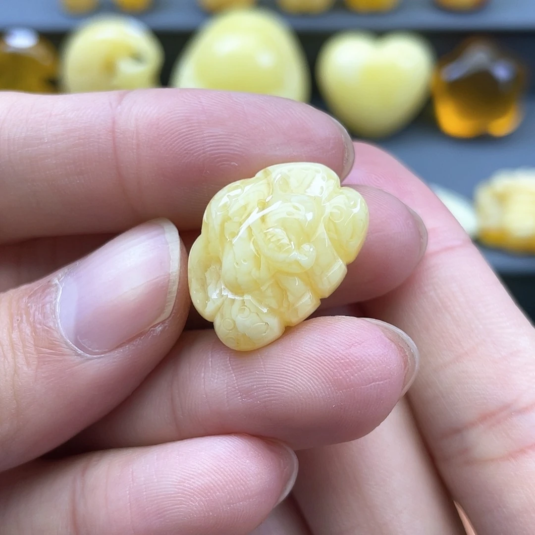 琥珀裸石未镶嵌蜜蜡
