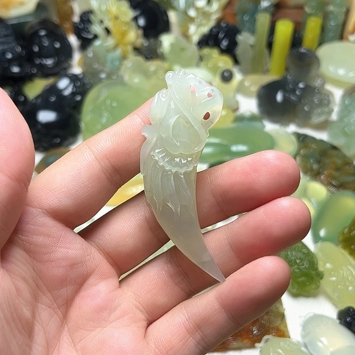 未镶嵌蛇纹石玉颈饰