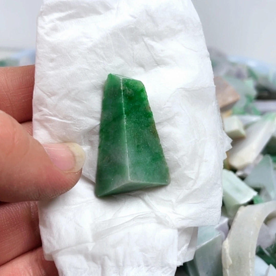 【闪购商品】翡翠颈饰未镶嵌A货