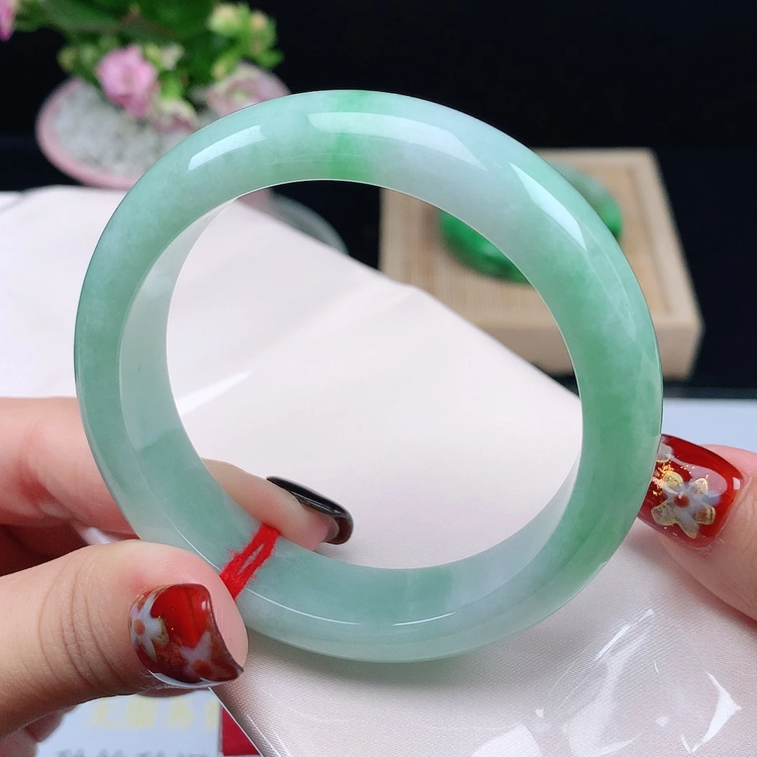 翡翠未镶嵌手镯1957