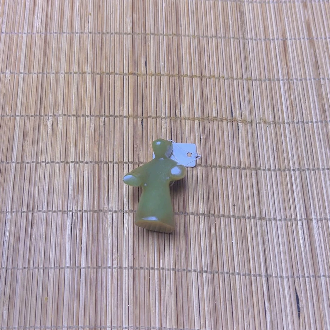 和田玉未镶嵌把件