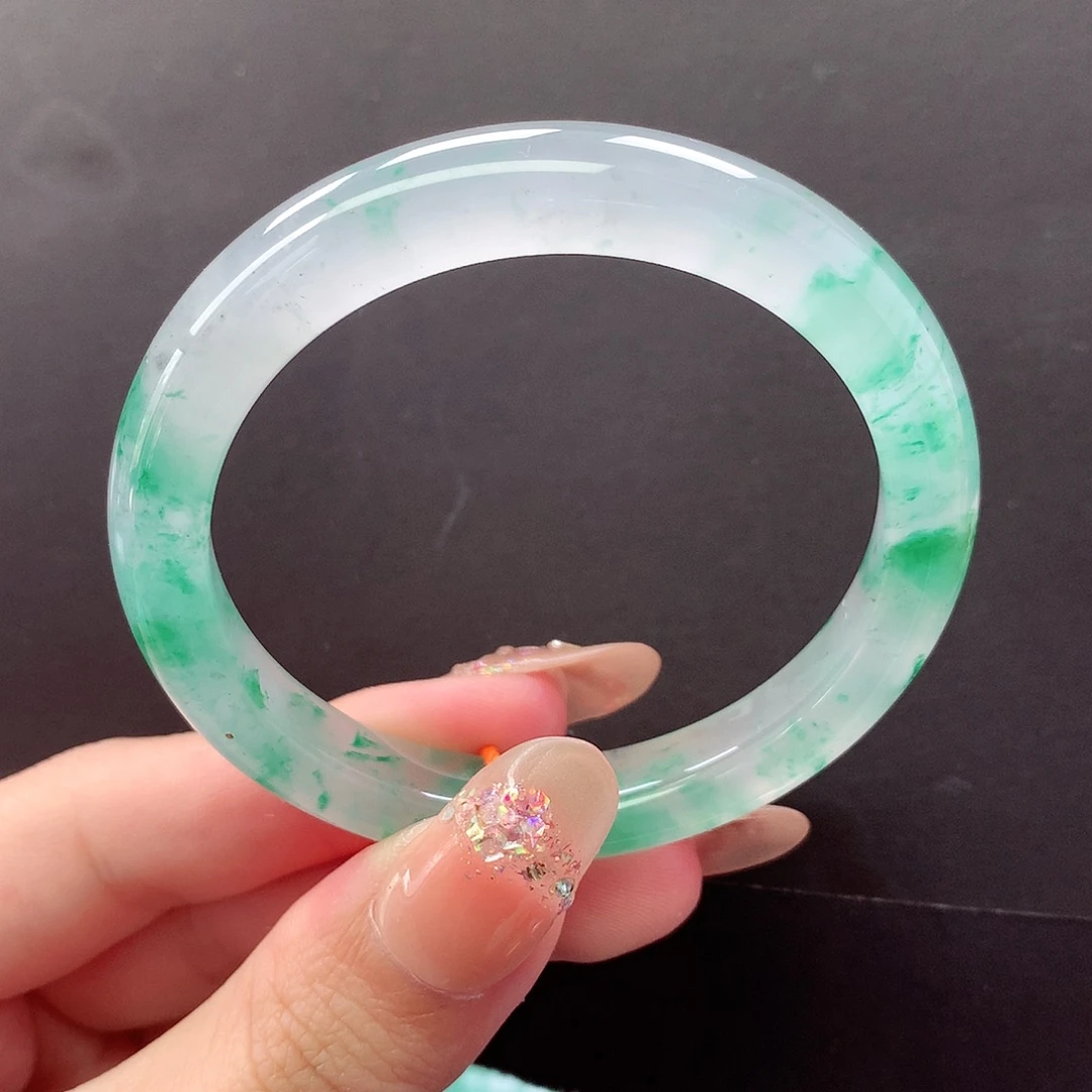 未镶嵌手镯石英质玉