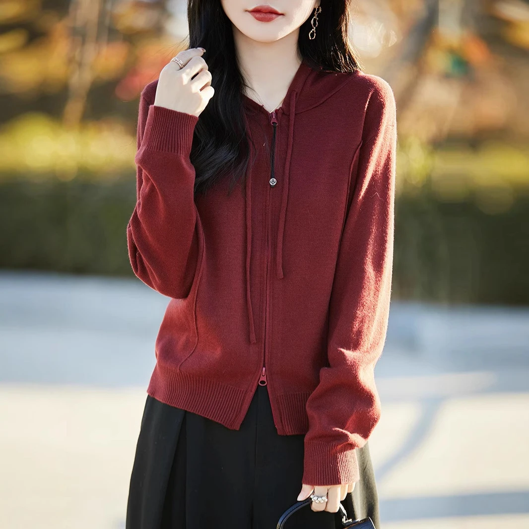 2025年春节新款精纺羊毛连帽针织开衫双拉链纯色宽松上衣外套女