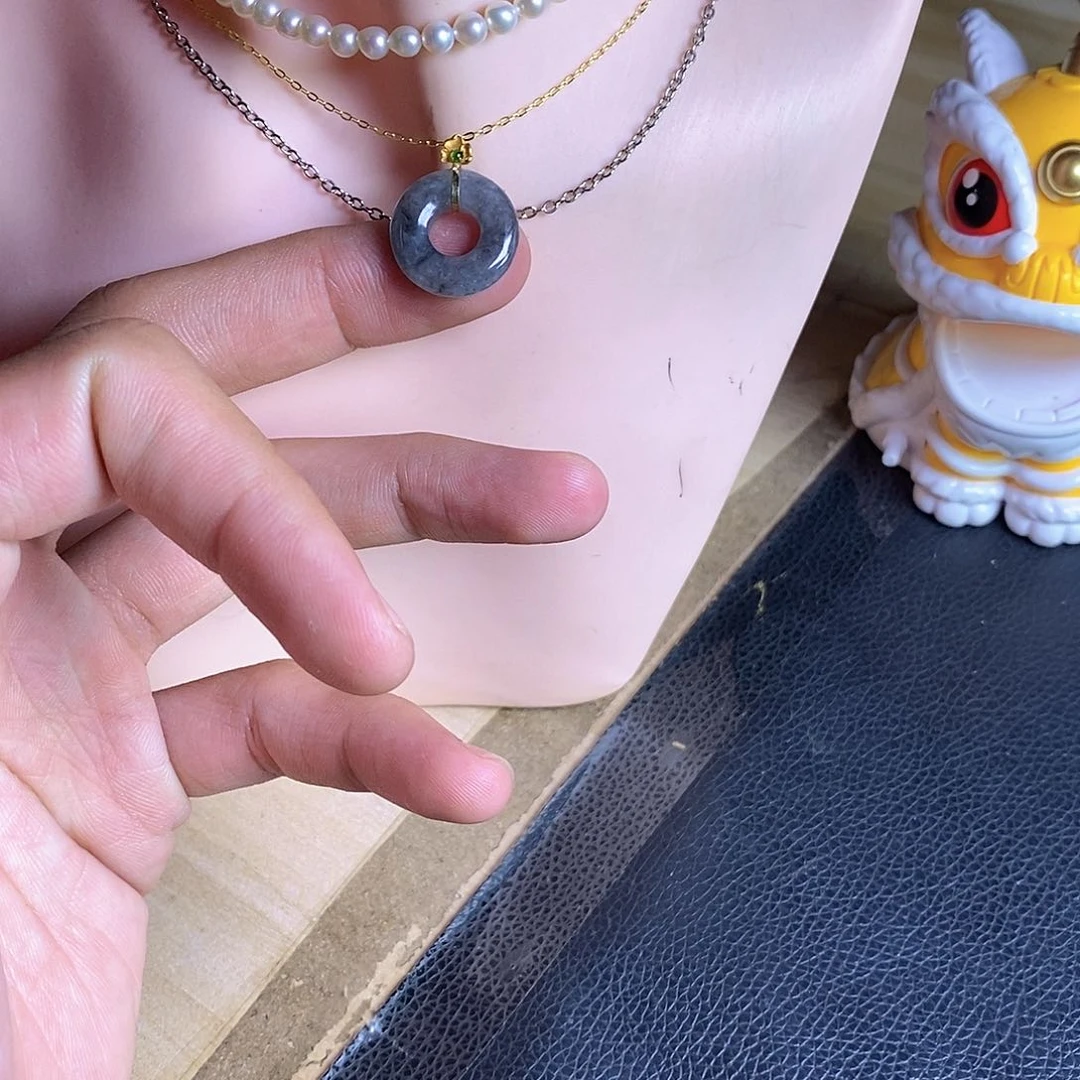 颈饰18K金镶嵌翡翠