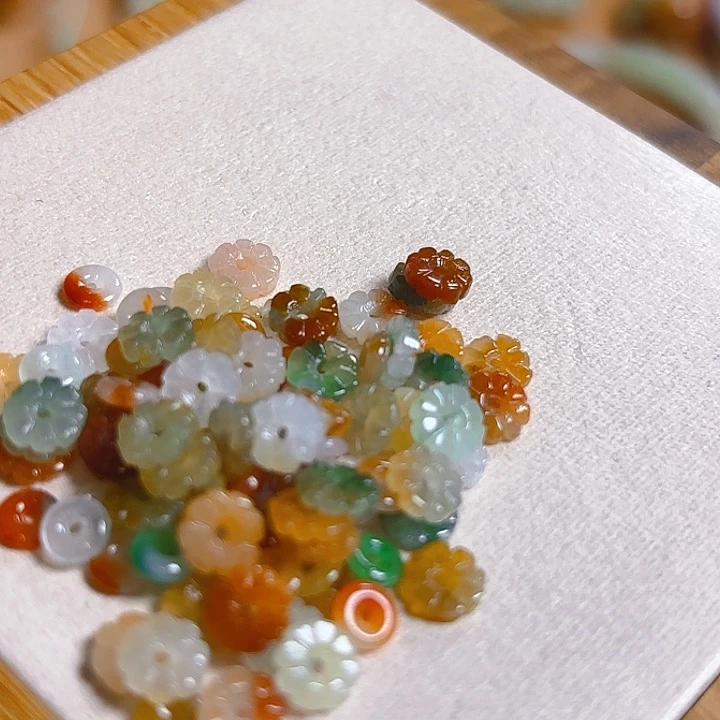 拖***人颈饰未镶嵌翡翠买断
