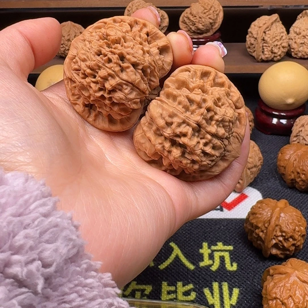 文玩核桃吊坠47官帽