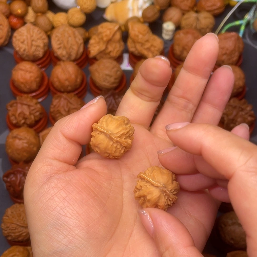 美***娅文玩核桃吊坠文玩核桃