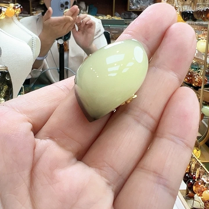 琥珀银S925镶嵌珠宝奇石超****娅