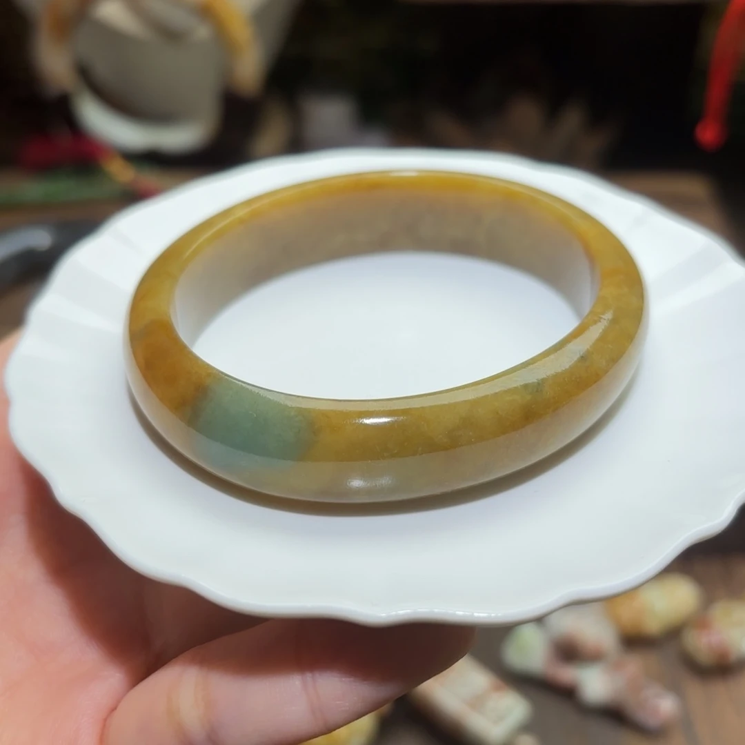 翡翠手镯未镶嵌腾冲老料黄加绿翡翠手镯