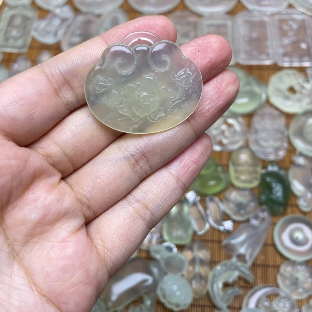 未镶嵌蛇纹石玉颈饰