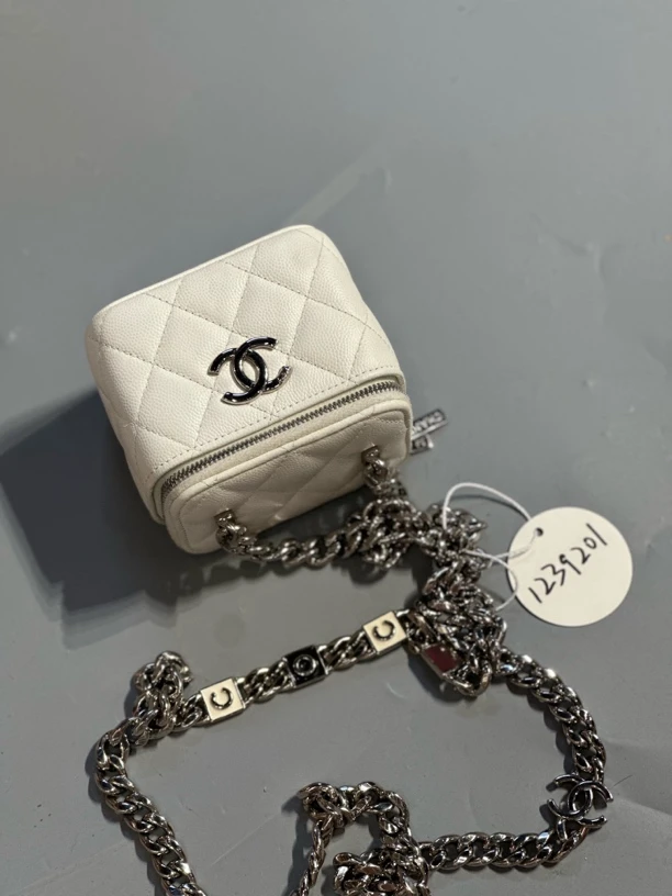 95新 Chanel/香奈儿 夏七中古/白银鱼子酱小盒子/单肩包1239201