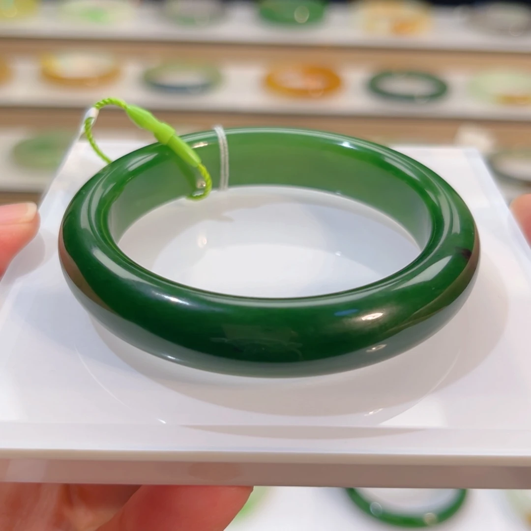 和田玉未镶嵌手镯辣绿渐变碧玉