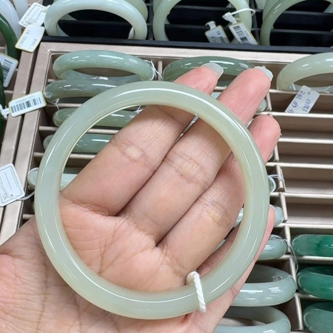 和田玉手镯未镶嵌天***情