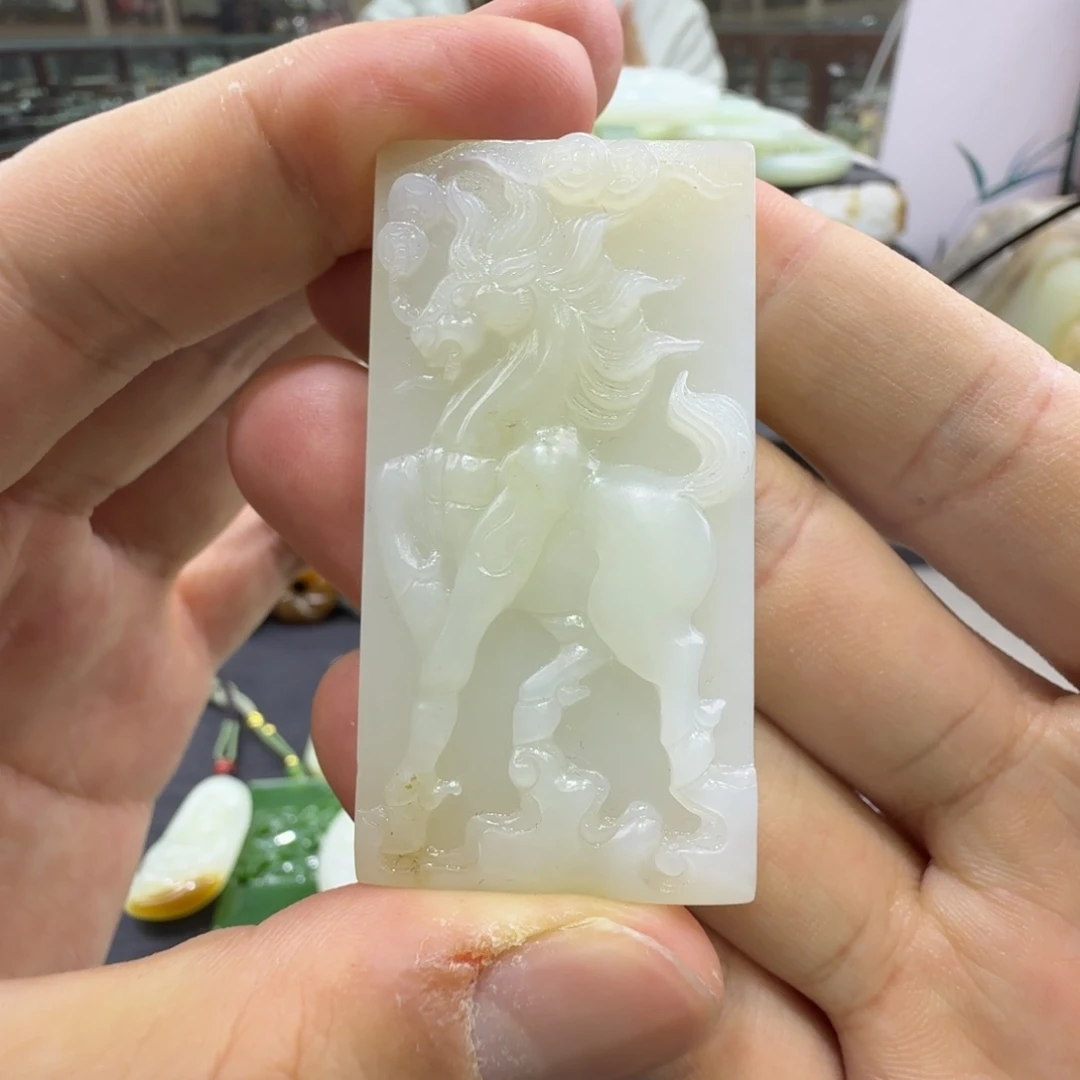 和田玉未镶嵌吊坠(赠链)新疆和田玉马