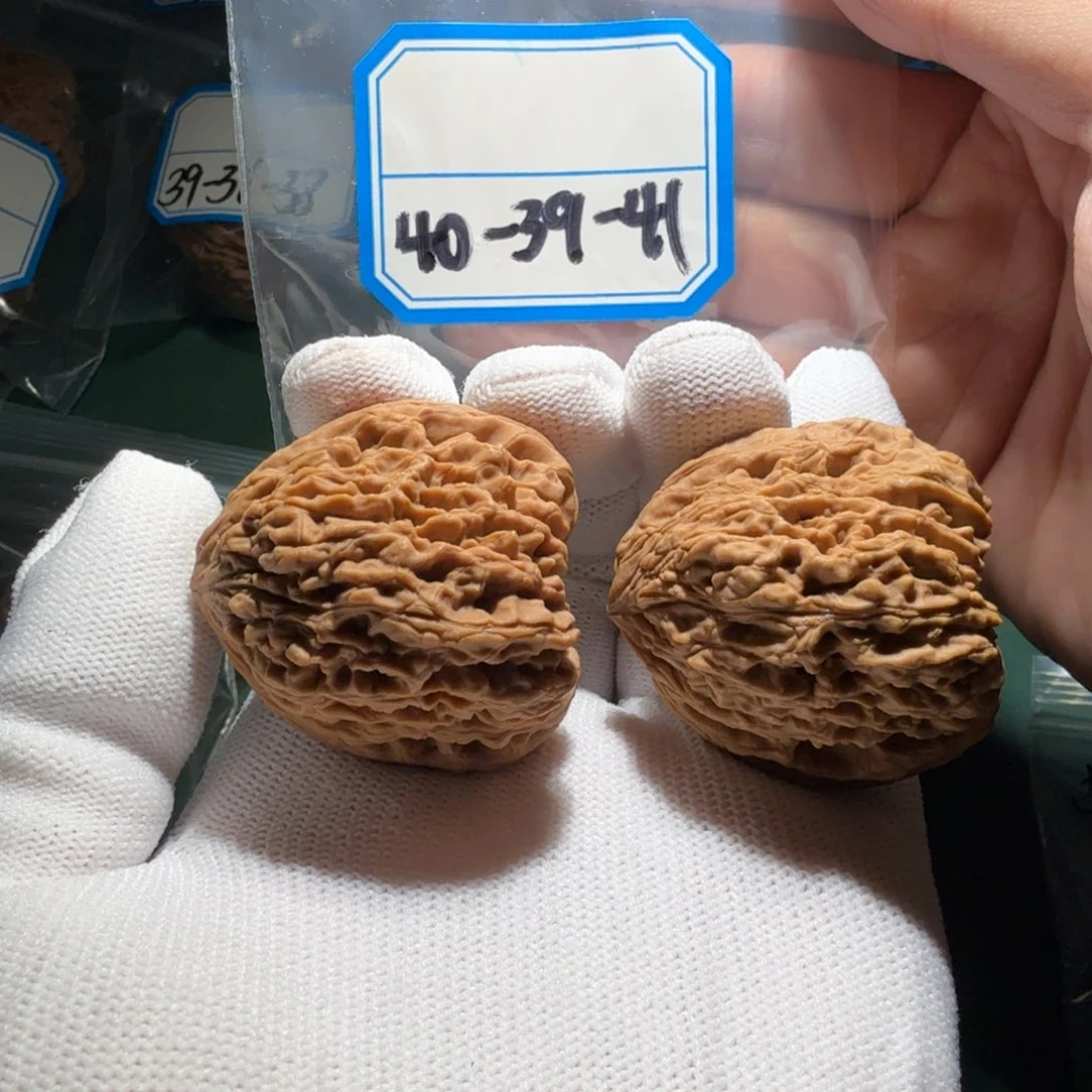 文玩核桃吊坠南疆67