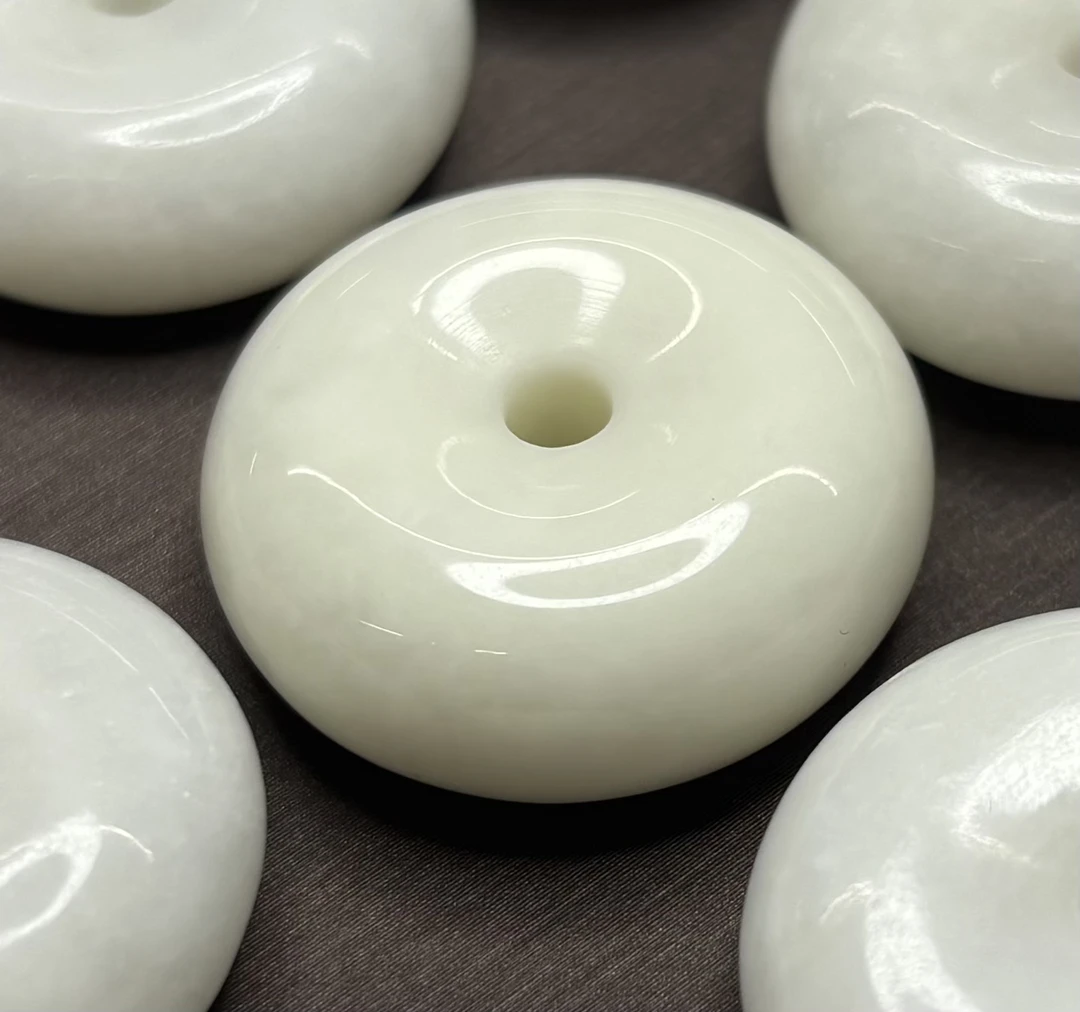 A150 和田玉平安扣