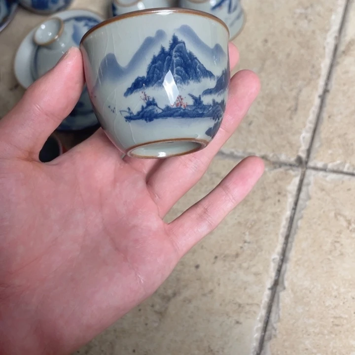 瓷片青花红山水客杯jj