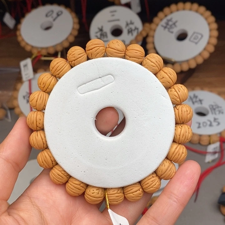 长***江桃核手串磐石11尺寸误差0.5Mm之间