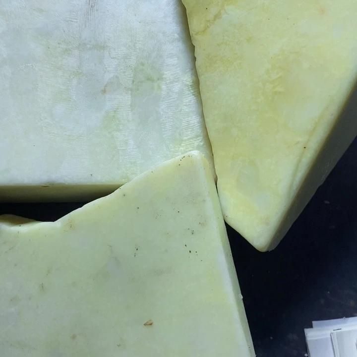 透闪石质玉挂件未镶嵌