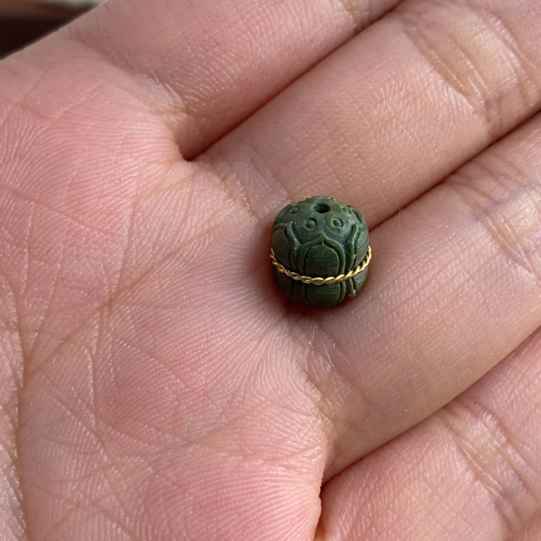 绿松石未镶嵌。菜籽黄并蒂莲珠