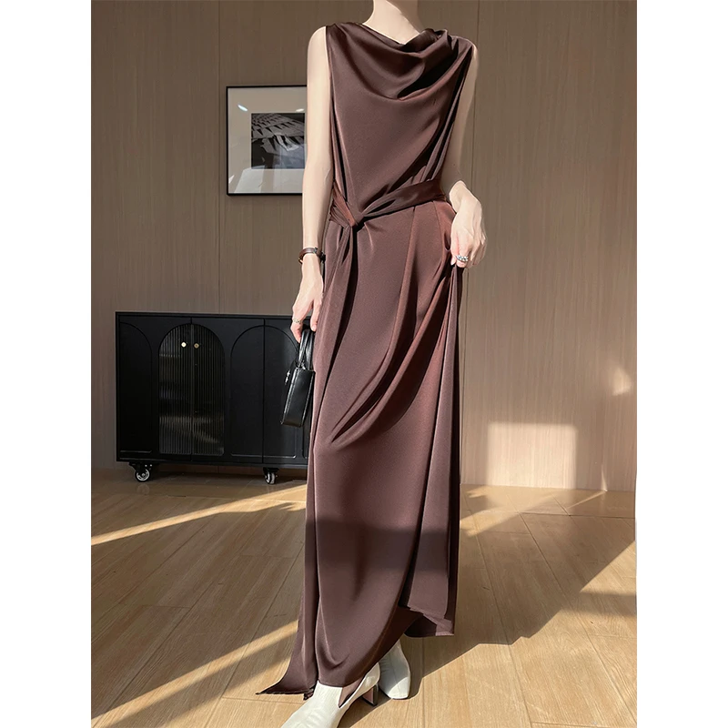 法式赫本风荡领设计感女装连衣裙夏季绑带收腰气质无袖缎面长裙子