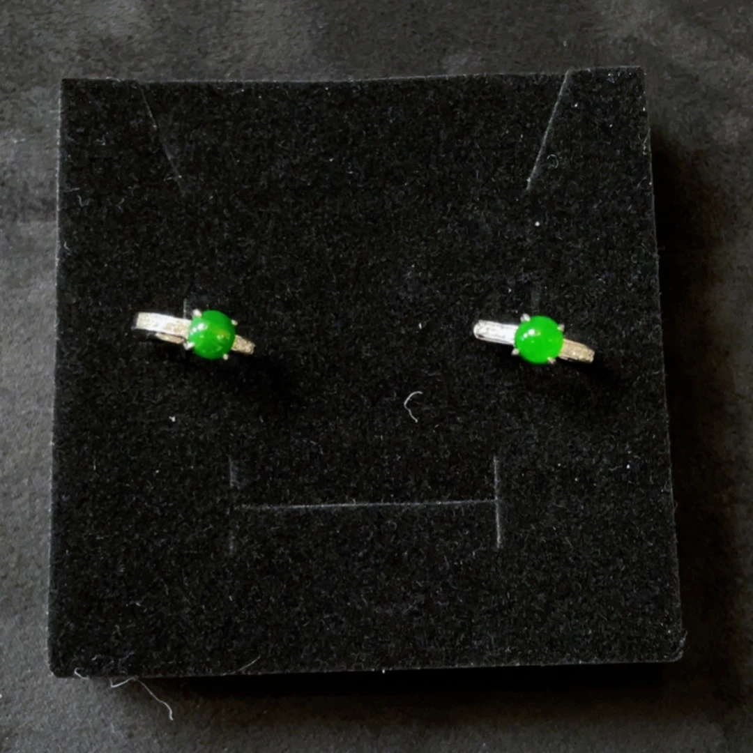 天然翡翠a货耳包蛋面