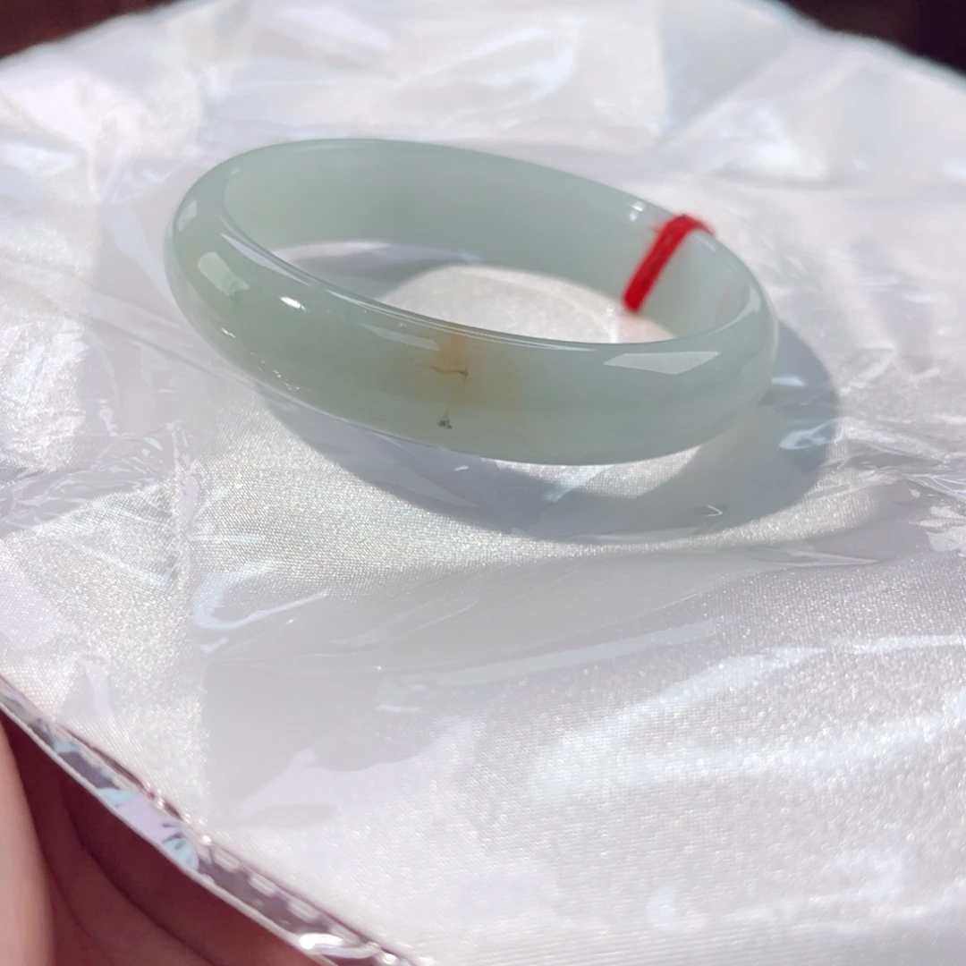 翡翠未镶嵌手镯58无大纹裂48小时鉴赏微棉丝石筋飘黄翡色线