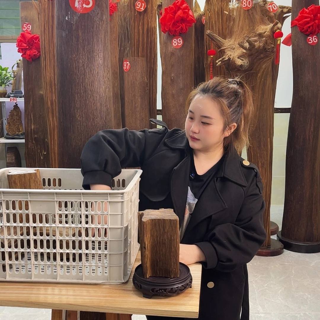 沉香碎屑沉香原材料