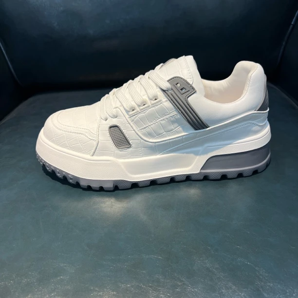 潮鞋百搭经典男士板鞋耐磨休闲板鞋小白鞋时尚潮流厚底真皮低帮